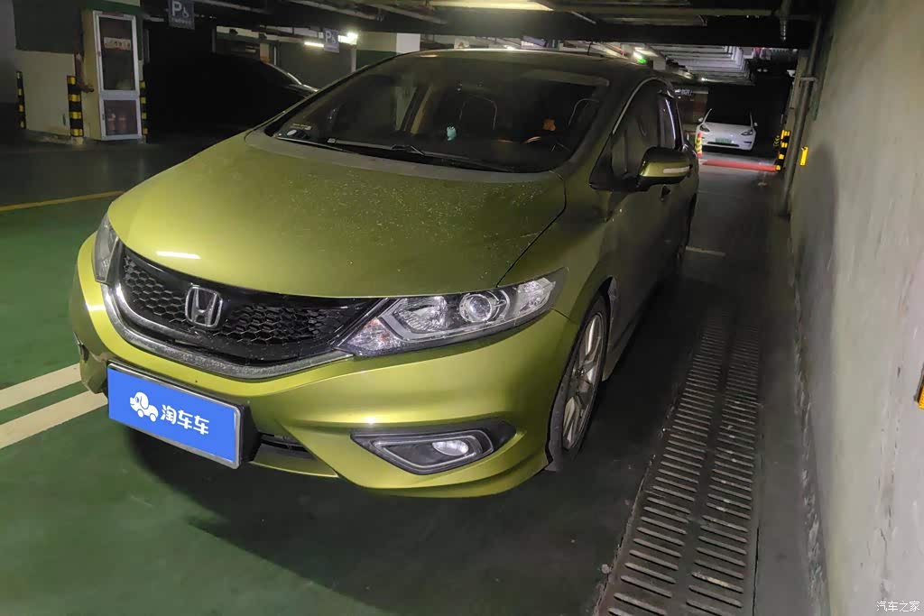 2016 Honda Jade 1.8L Automatic Comfort Elite Version 5-seater, фото 1, лот 11204649