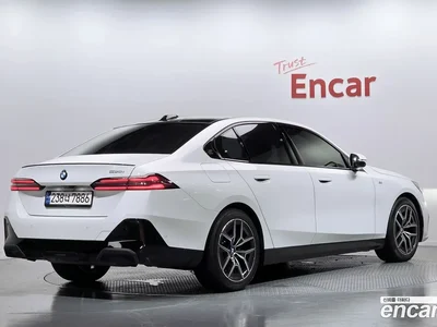 2024 BMW 5-Series 520i Special Edition, фото 2, лот 10142485