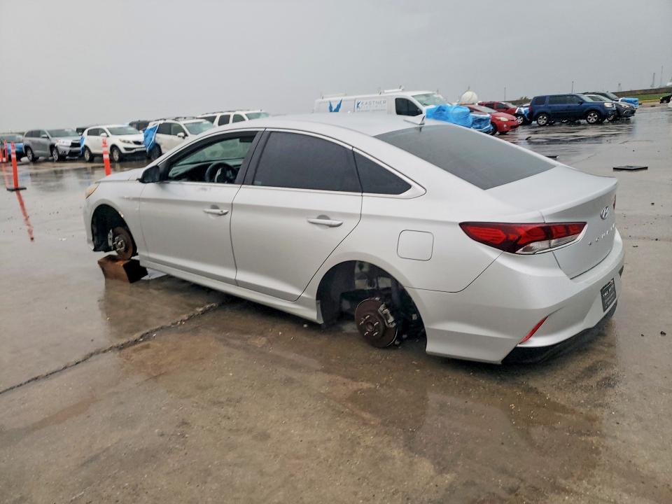 2018 HYUNDAI SONATA, фото 2, лот 11209277