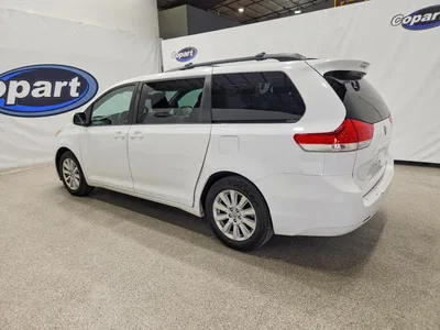 2012 TOYOTA SIENNA LE, фото 2, лот 10499805