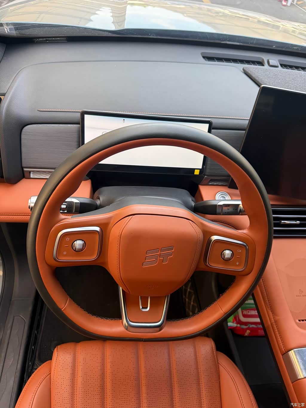 2025 Jetour X70L 2.0T Automatic Flagship 7-Seater, фото 2, лот 10430599