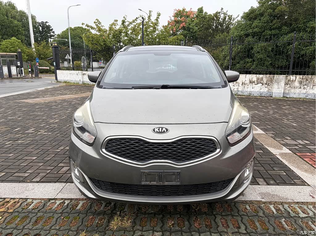 2013 Kia Carens 2.0L 7-Seat Auto Standard China IV, фото 2, лот 11216761