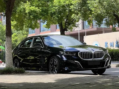 2025 BMW 5 Series 530Li Premium M Sport Package, фото 3, лот 10444631