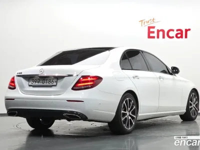 2017 Mercedes-Benz E-Class E300 Avantgarde, фото 2, лот 10519392
