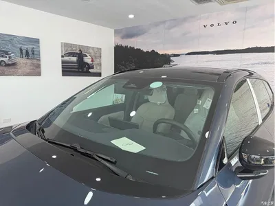 2025 Volvo XC70 Plug-in Hybrid Standard, фото 4, лот 10365211