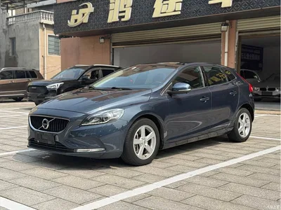 2017 Volvo V40 T3 Momentum, фото 1, лот 10365771