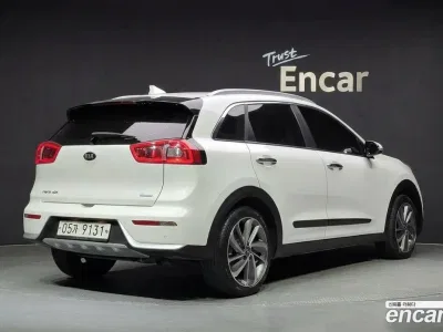 2017 Kia Niro Prestige, фото 2, лот 10773774