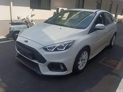 2017 Ford Focus Hatchback EcoBoost 125 Manual Super Fashion Smart Edition, фото 2, лот 11106946