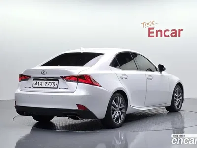 2017 Lexus IS 200t Supreme, фото 2, лот 11132337