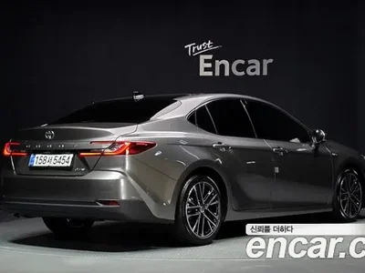 2025 Toyota Camry 2.5 XLE Premium Hybrid, фото 2, лот 10034438