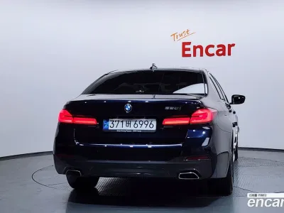2022 BMW 5-Series 520i M Sport, фото 3, лот 10059526