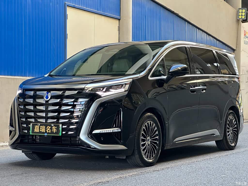 2022 Denza D9 DM-i 970 All-Wheel Drive Honor Edition, фото 1, лот 11228042