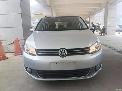 2015 Volkswagen Touran 1.4T DSG Comfort Edition 5-seater, фото 3, лот 10475276