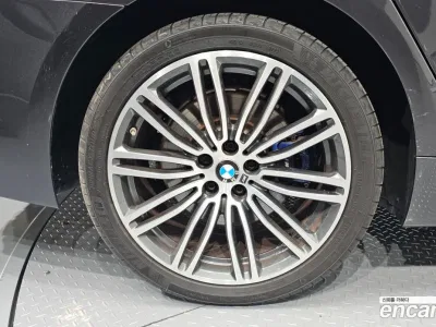 2020 BMW 5-Series 530e M Sport, фото 3, лот 10075558