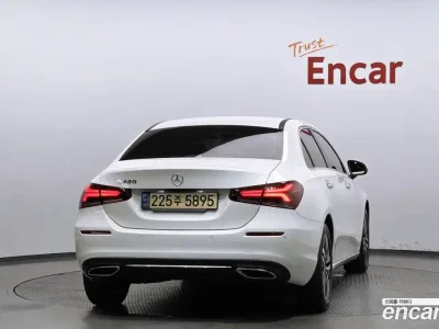 2021 Mercedes-Benz A-Class A220 Sedan, фото 3, лот 10039840