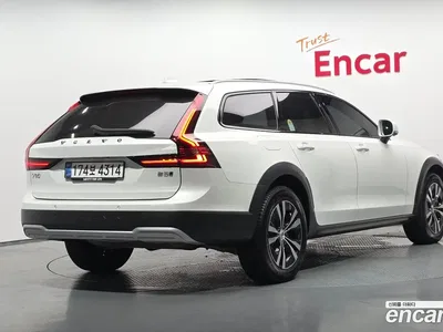 2025 Volvo V90 B5 Plus AWD, фото 1, лот 10127358