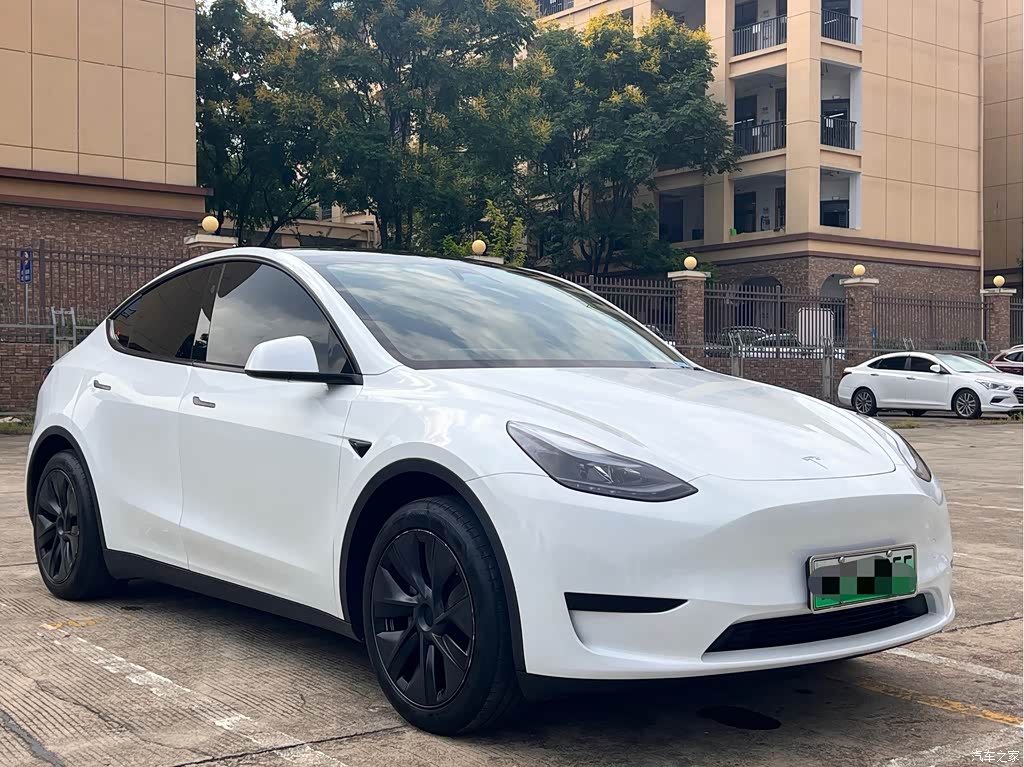 2024 Tesla Model Y Rear-Wheel Drive Version, фото 3, лот 11230956