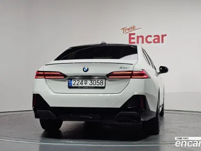 2024 BMW 5-Series 520i Special Edition, фото 4, лот 10110577