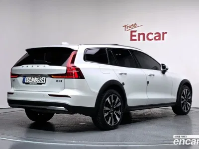 2024 Volvo V60 B5 Ultimate AWD, фото 2, лот 10519415