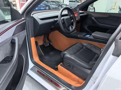 2025 Tesla Model Y L, фото 4, лот 11179671