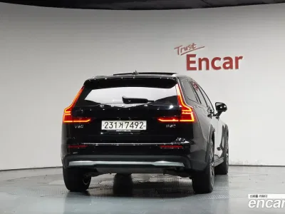 2023 Volvo V60 B5 Ultimate AWD, фото 3, лот 10522522