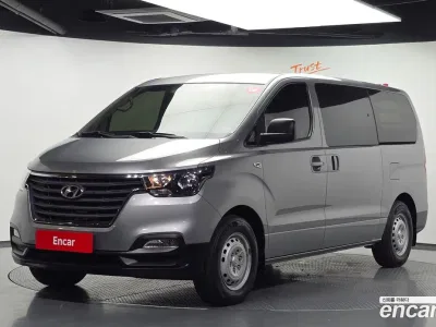 2020 Hyundai Starex Van 5-Seater, фото 1, лот 10384334