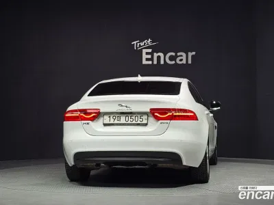 2016 Jaguar XE 20t Prestige, фото 4, лот 10522763