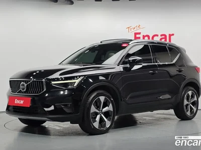 2023 Volvo XC40 B4 Ultimate Bright, фото 1, лот 10128525