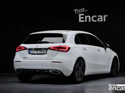 2021 Mercedes-Benz A-Class A220 Hatchback, фото 1, лот 10041761