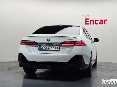2025 BMW 5-Series 520i Special Edition, фото 4, лот 10221849