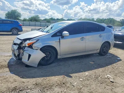 2015 TOYOTA PRIUS TWO, фото 1, лот 10555156