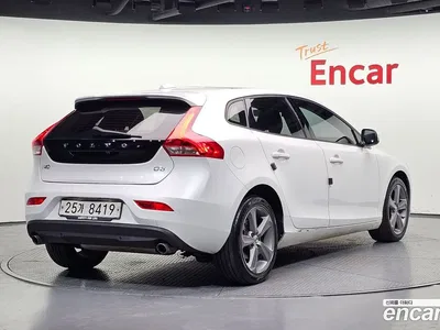 2017 Volvo V40 D3, фото 2, лот 10116345