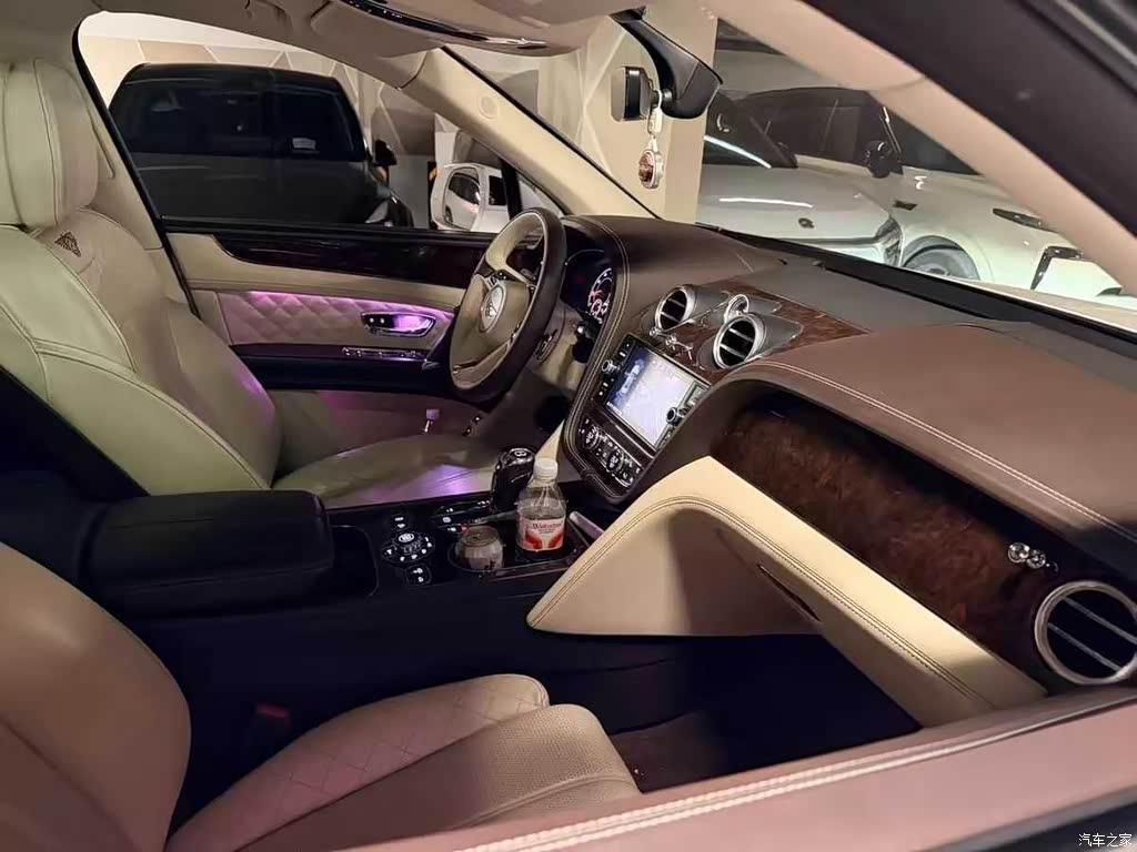 2016 Bentley Bentayga 6.0T Standard Edition, фото 3, лот 11135534