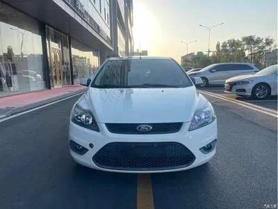 2013 Ford Focus Hatchback Classic 1.8L Automatic Base, фото 2, лот 11174562