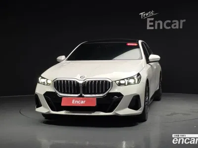 2025 BMW 5-Series 520i M Sport, фото 2, лот 10110373