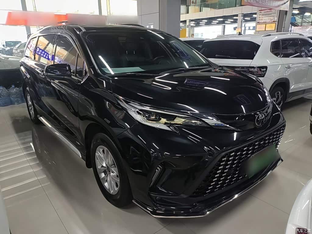 2024 Toyota Granvia 2.5L Hybrid Comfort, фото 4, лот 10383712