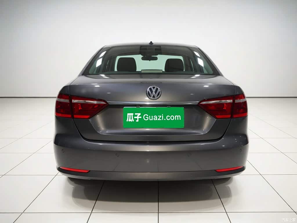 2013 Volkswagen Lavida Facelift Classic 1.6L Automatic Trend, фото 3, лот 11217479