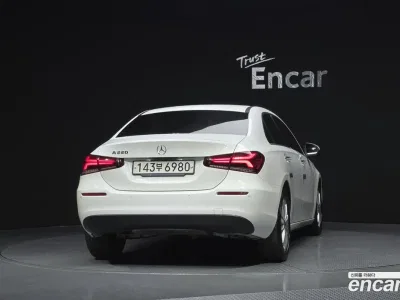 2020 Mercedes-Benz A-Class A220 Sedan, фото 2, лот 10039331