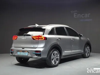 2022 Kia Niro Prestige, фото 2, лот 10377939