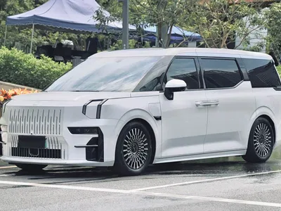 2022 ZEEKR 009 Facelift WE Edition, фото 1, лот 10428104