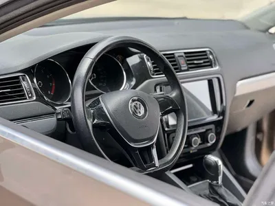 2015 Volkswagen Sagitar 230TSI Automatic Comfort, фото 3, лот 10611695