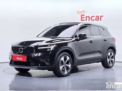 2023 Volvo XC40 B4 Ultimate Bright, фото 1, лот 10125188
