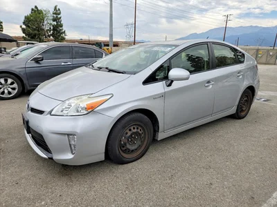 2015 TOYOTA PRIUS TWO, фото 1, лот 10545654