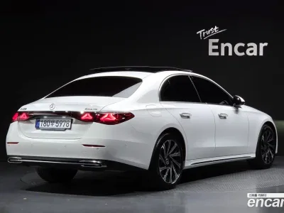 2025 Mercedes-Benz E-Class E300 4MATIC Exclusive, фото 1, лот 10179621