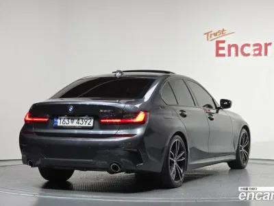 2022 BMW 3-Series 320i M Sport, фото 2, лот 10107272