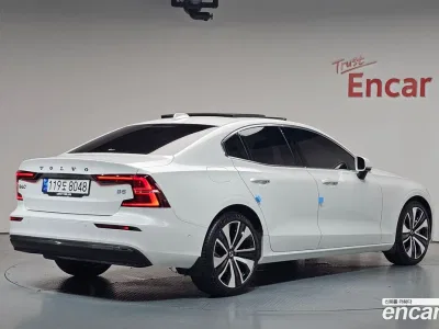 2023 Volvo S60 B5 Ultimate Bright, фото 1, лот 10126821