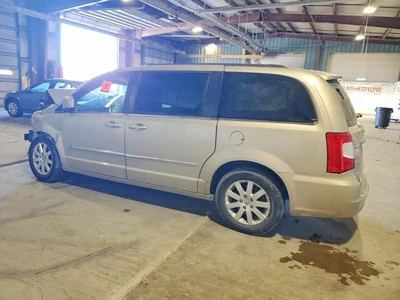 2015 CHRYSLER TOWN & COUNTRY TOURING, фото 2, лот 10869257