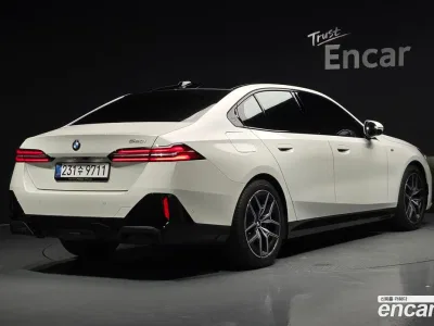 2025 BMW 5-Series 520i M Sport, фото 1, лот 10064000