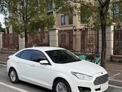 2015 Ford Escort 1.5L Automatic Comfort, фото 2, лот 11568739
