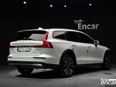 2023 Volvo V60 B5 Ultimate AWD, фото 2, лот 10177967
